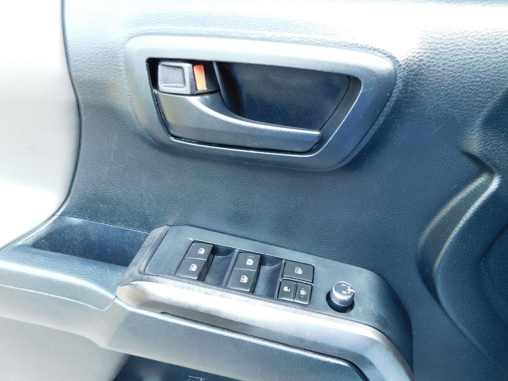 Toyota Tacoma SR5 Double Cab Long Bed V6 6AT 4WD 2016