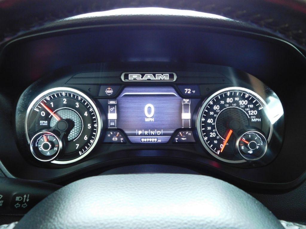 RAM 1500 Big Horn Crew Cab SWB 4WD 2020