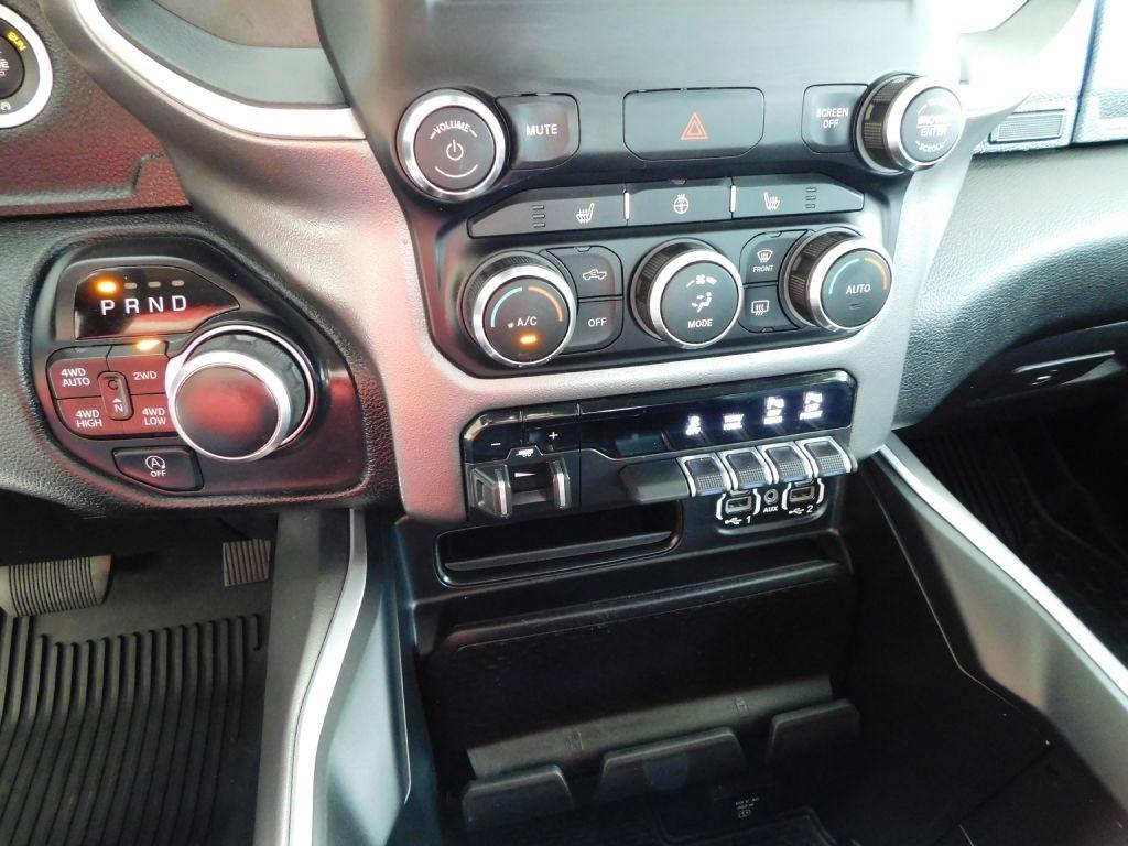 RAM 1500 Big Horn Crew Cab SWB 4WD 2020