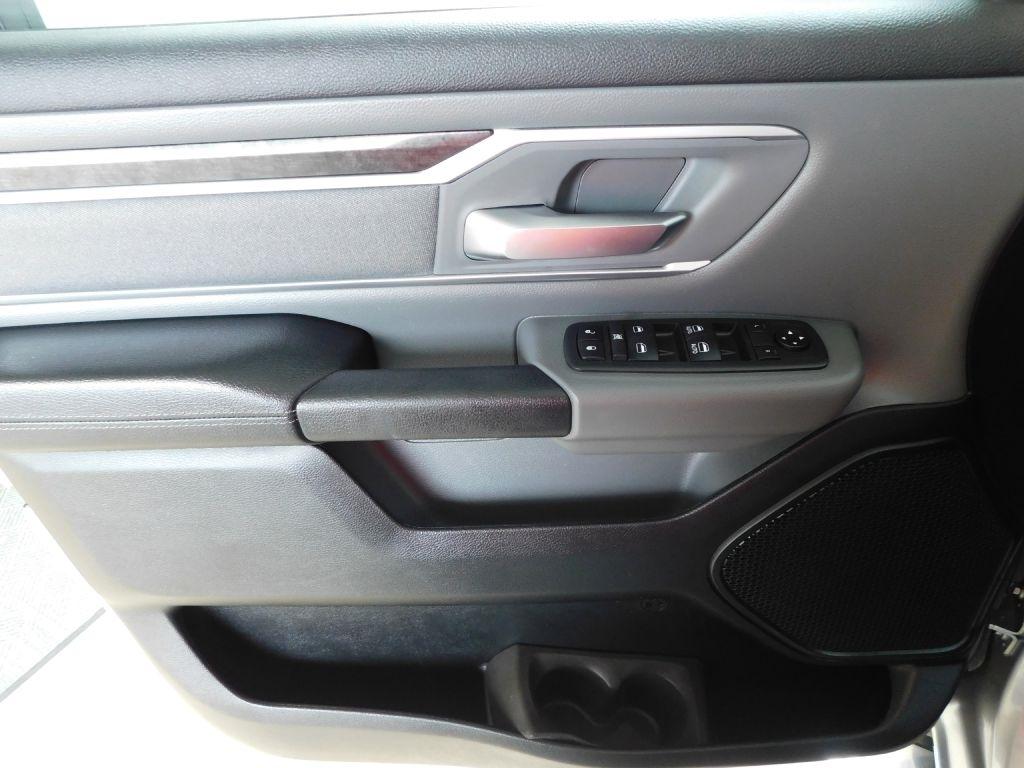 RAM 1500 Big Horn Crew Cab SWB 4WD 2020