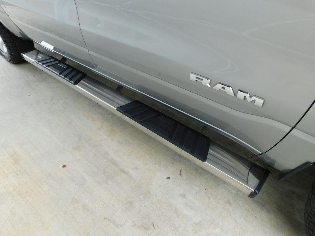 RAM 1500 Big Horn Crew Cab SWB 4WD 2020