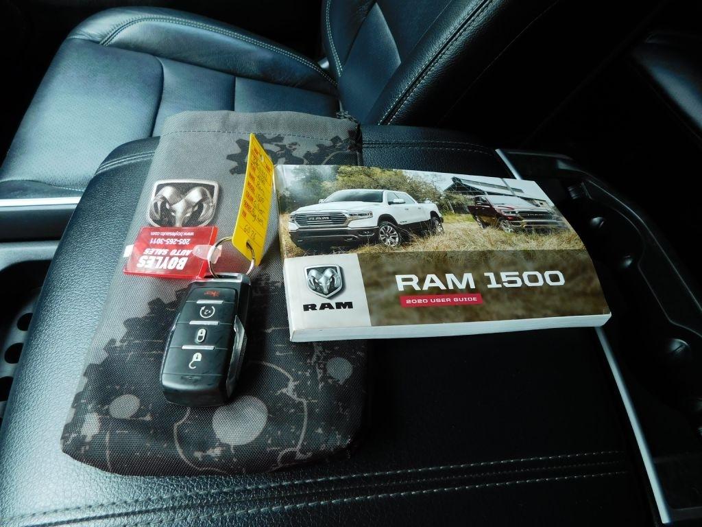 RAM 1500 Big Horn Crew Cab SWB 4WD 2020