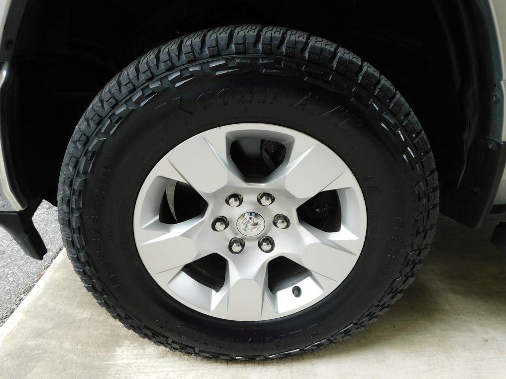 RAM 1500 Big Horn Crew Cab 4WD 2020