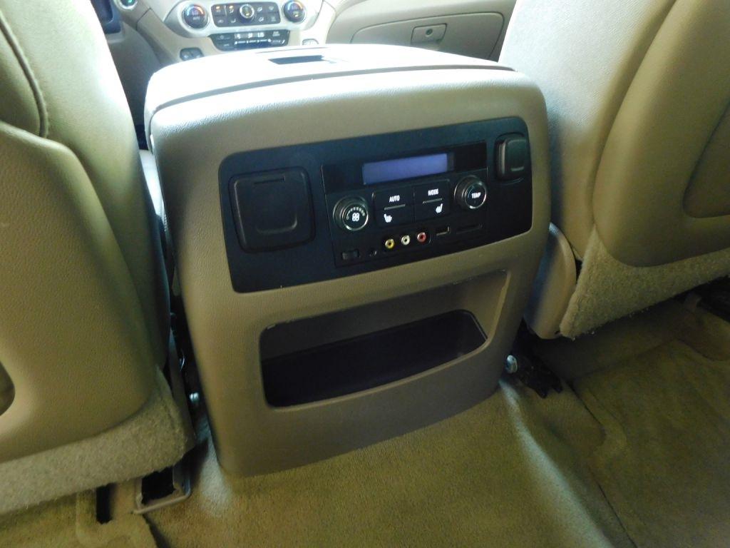 GMC Yukon XL SLT 2WD 2016