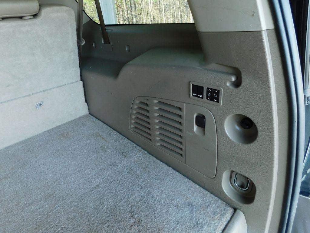 GMC Yukon XL SLT 2WD 2016