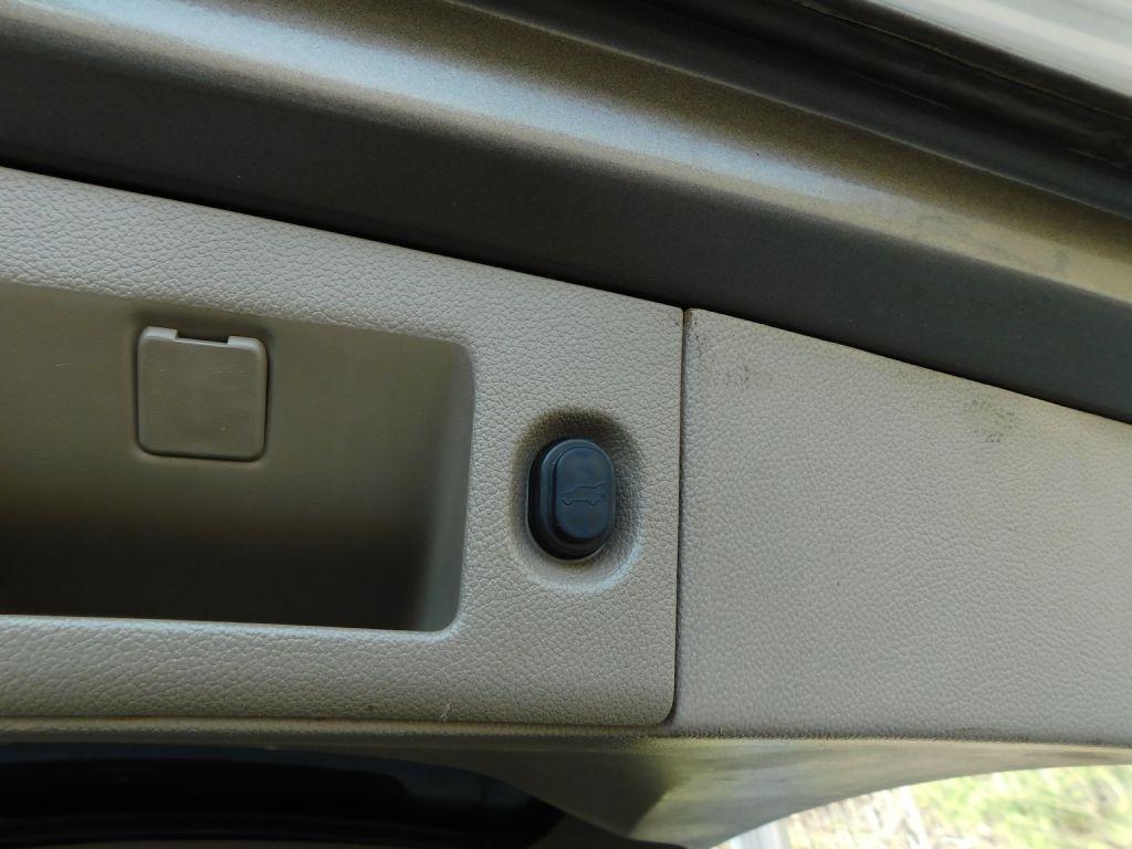 GMC Yukon XL SLT 2WD 2016