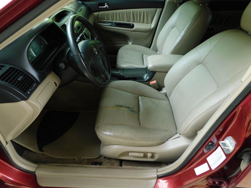 Toyota Camry LE 2002