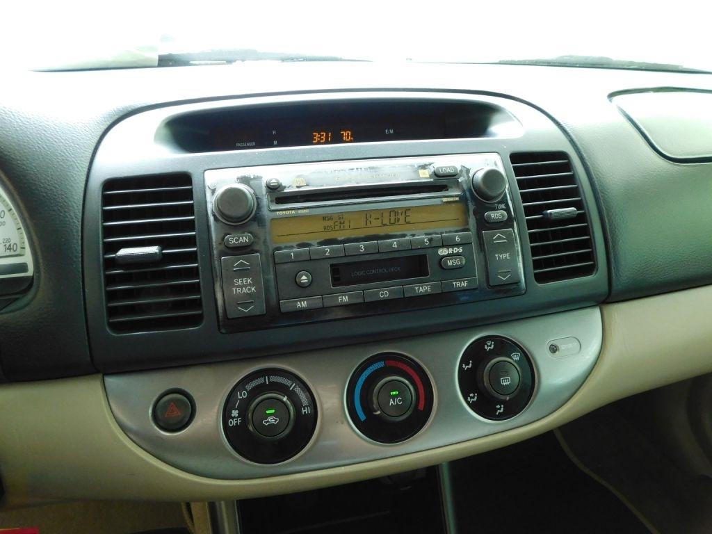 Toyota Camry LE 2002