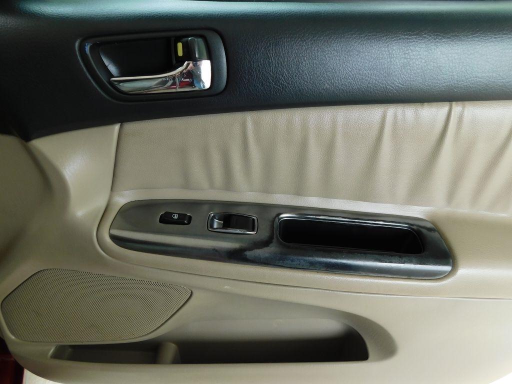 Toyota Camry LE 2002