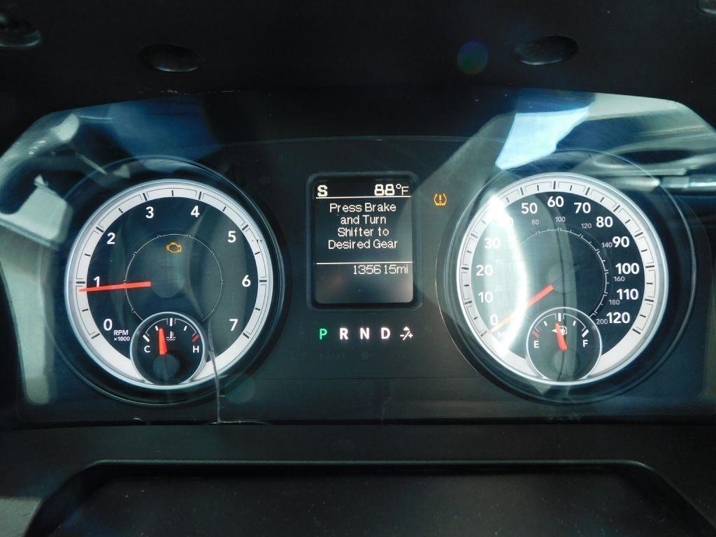 RAM 1500 SLT Quad Cab 4WD 2014