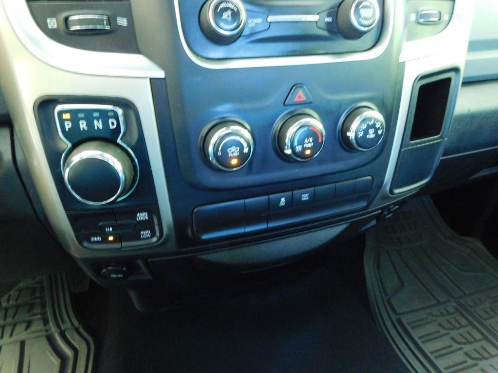 RAM 1500 SLT Quad Cab 4WD 2014