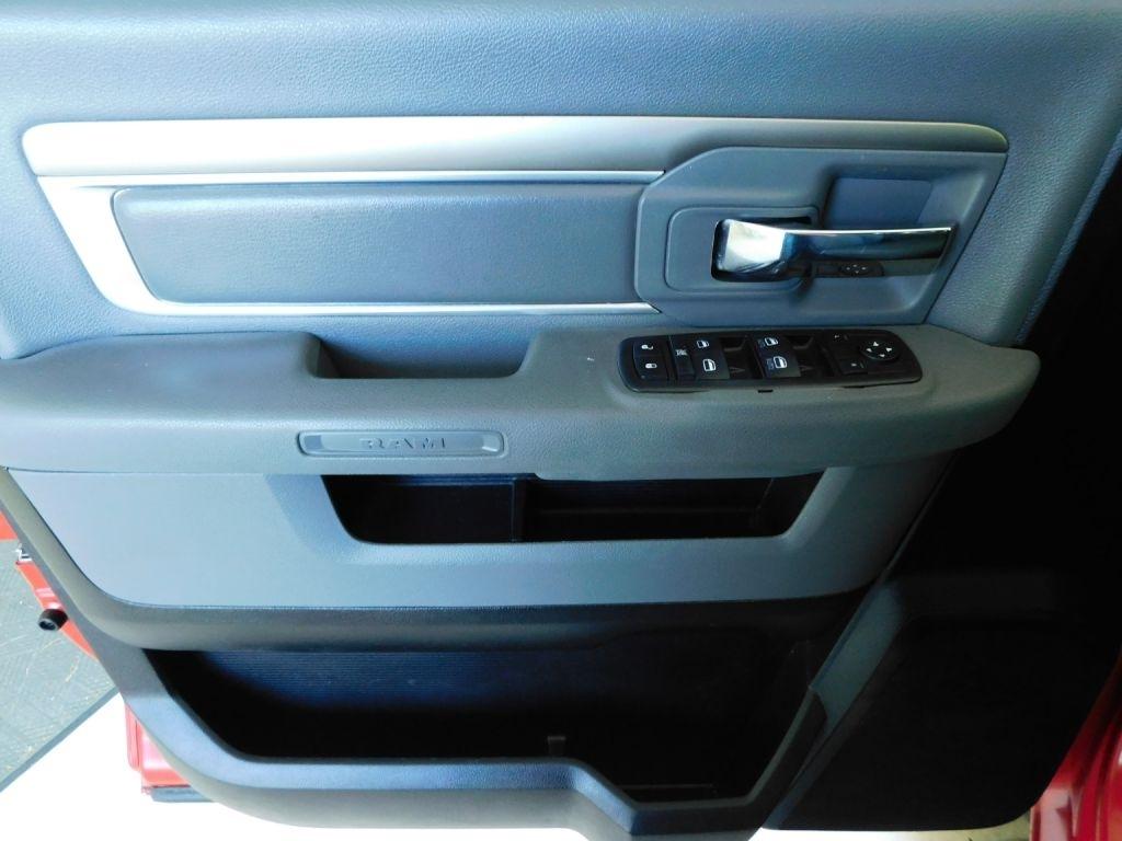 RAM 1500 SLT Quad Cab 4WD 2014