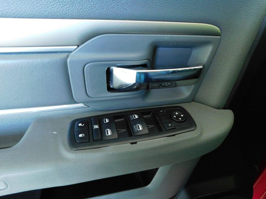 RAM 1500 SLT Quad Cab 4WD 2014