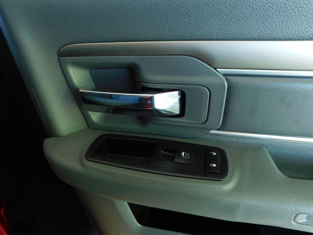 RAM 1500 SLT Quad Cab 4WD 2014