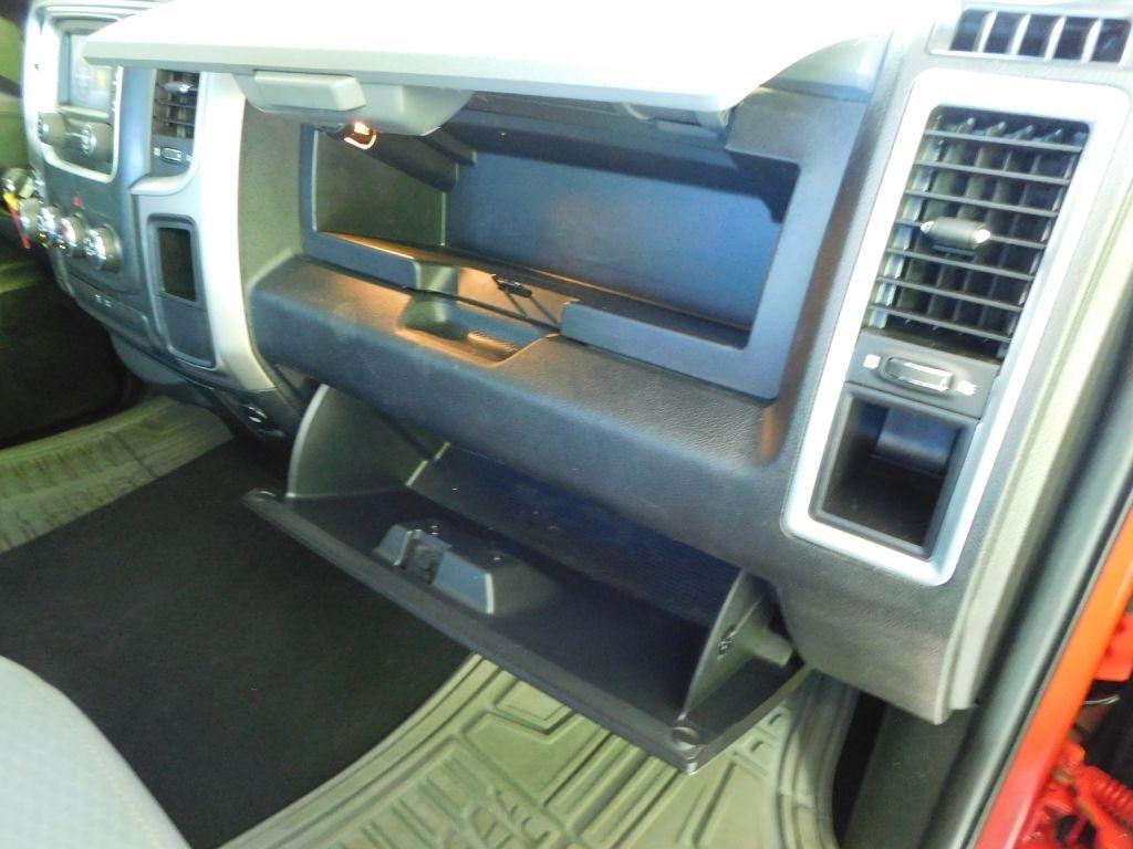 RAM 1500 SLT Quad Cab 4WD 2014