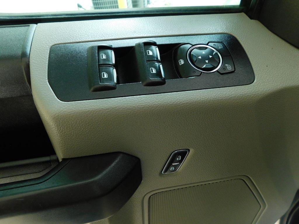 Ford F-150 XL SuperCrew 6.5-ft. Bed 4WD 2017