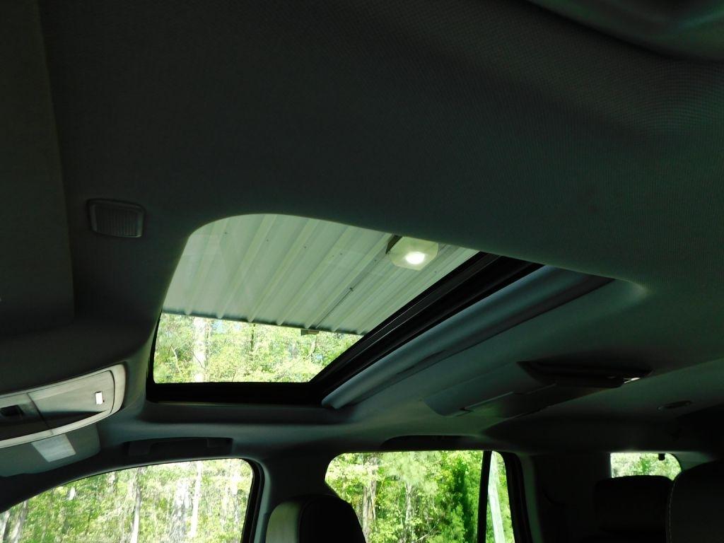 GMC Yukon SLT 4WD 2017