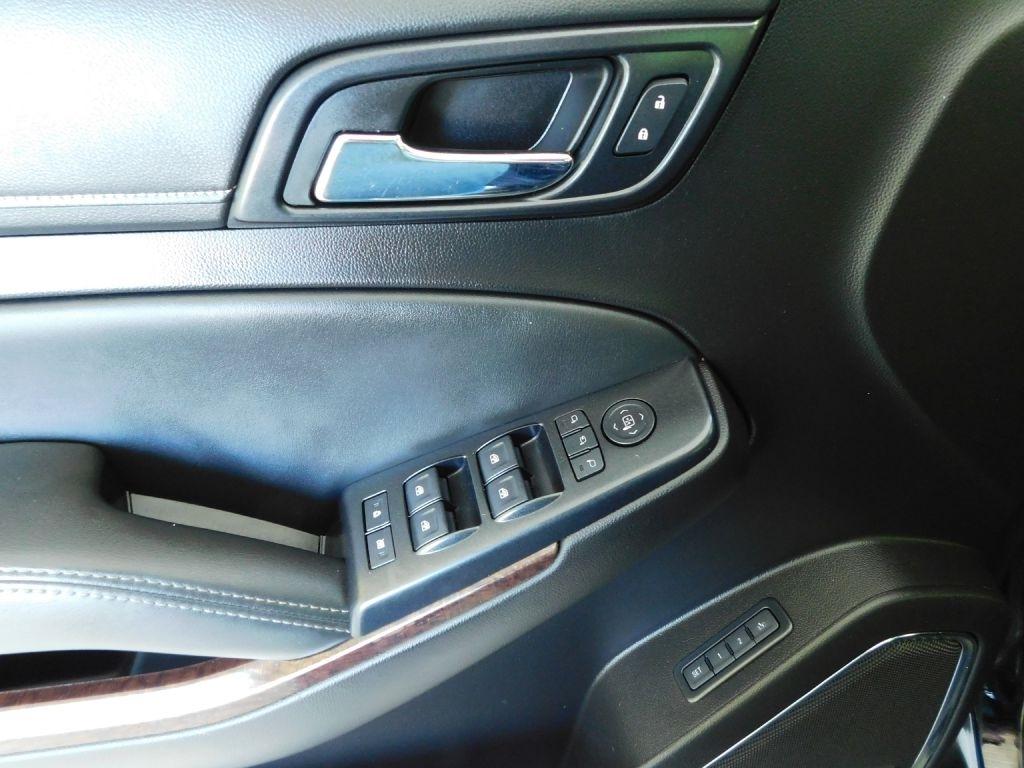 GMC Yukon SLT 4WD 2017