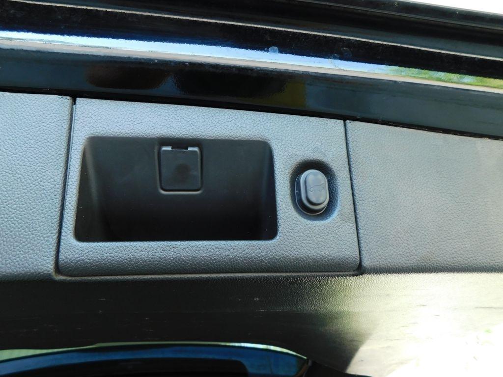 GMC Yukon SLT 4WD 2017