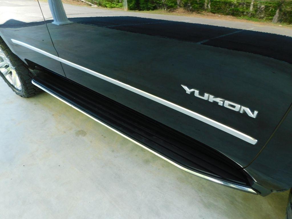 GMC Yukon SLT 4WD 2017