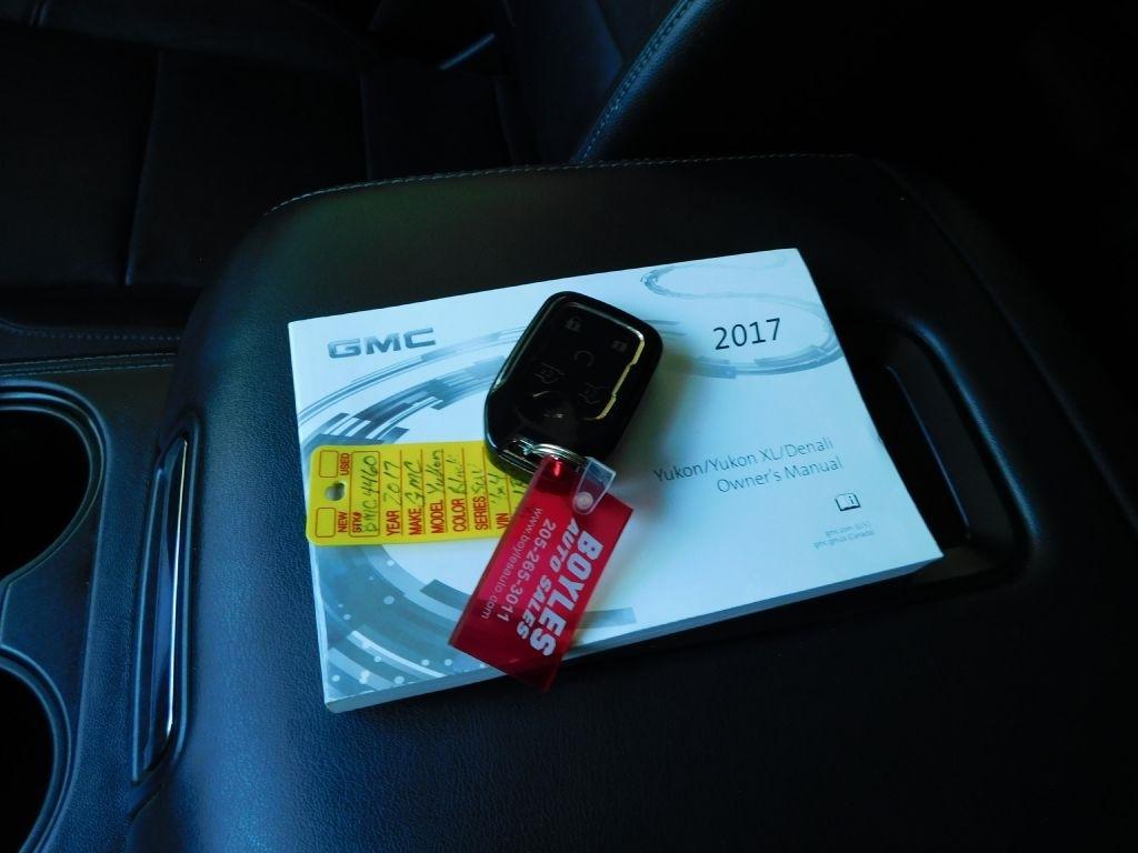 GMC Yukon SLT 4WD 2017