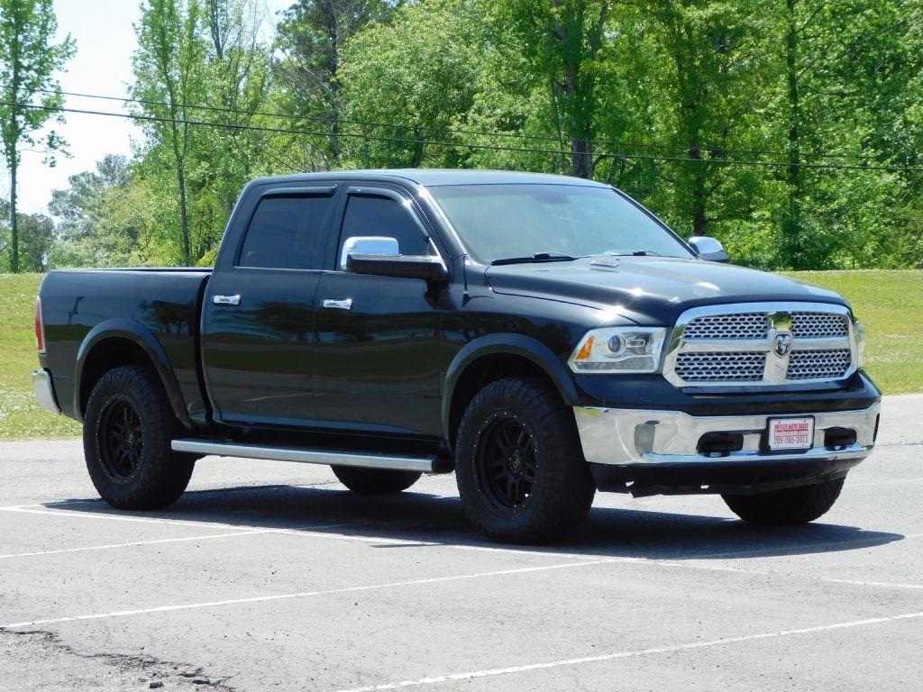 RAM 1500 Laramie Crew Cab SWB 4WD 2016