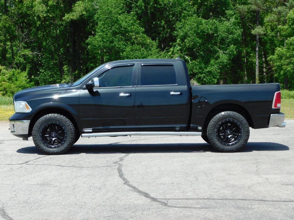 RAM 1500 Laramie Crew Cab SWB 4WD 2016