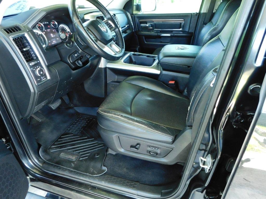 RAM 1500 Laramie Crew Cab SWB 4WD 2016