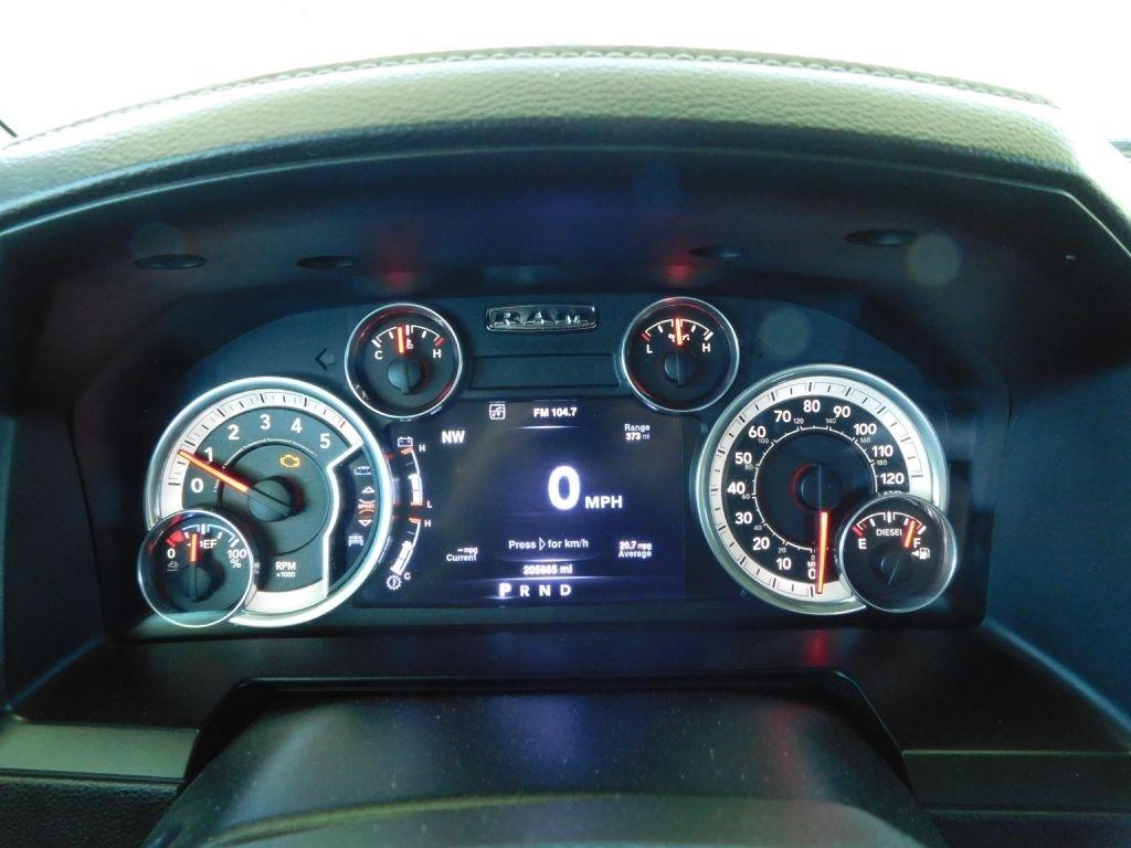 RAM 1500 Laramie Crew Cab SWB 4WD 2016