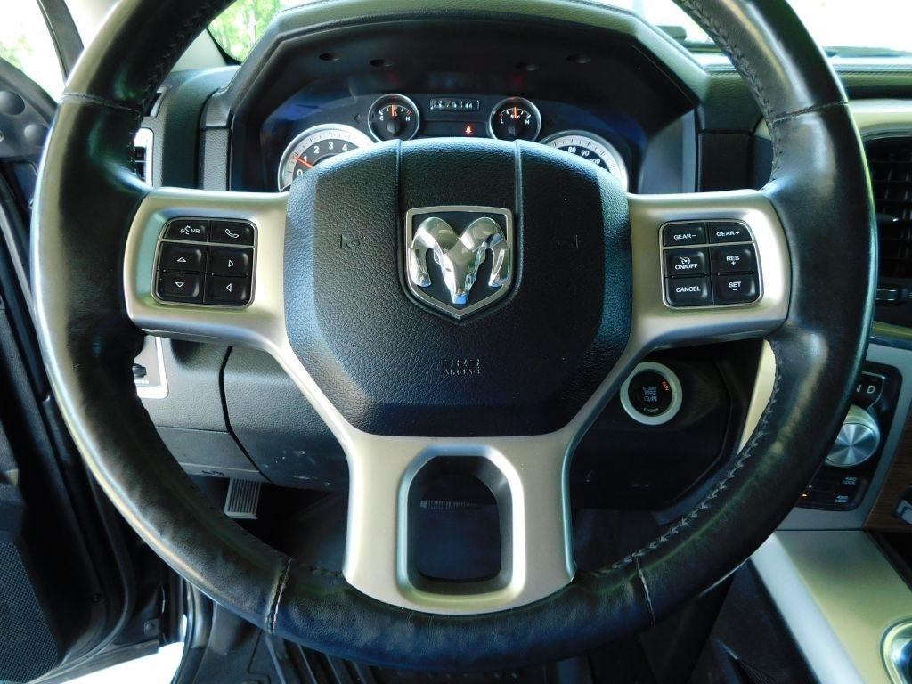 RAM 1500 Laramie Crew Cab SWB 4WD 2016