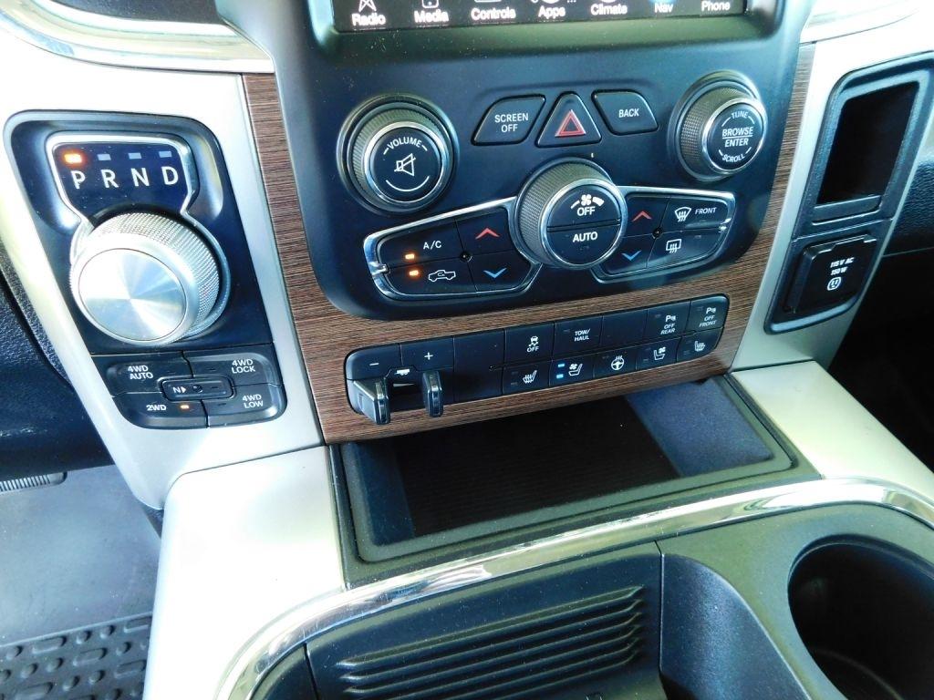 RAM 1500 Laramie Crew Cab SWB 4WD 2016