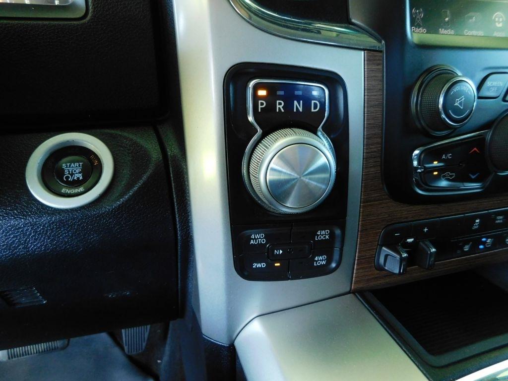 RAM 1500 Laramie Crew Cab SWB 4WD 2016