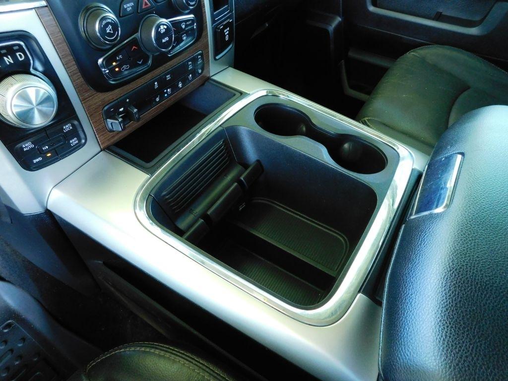 RAM 1500 Laramie Crew Cab SWB 4WD 2016