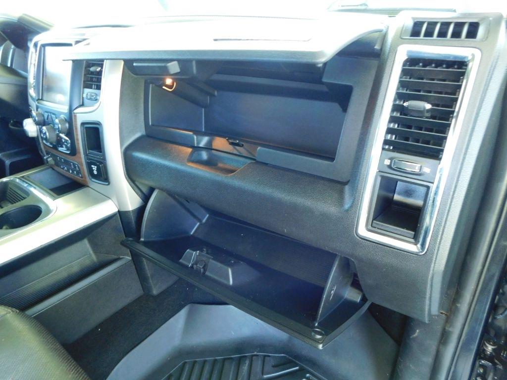 RAM 1500 Laramie Crew Cab SWB 4WD 2016