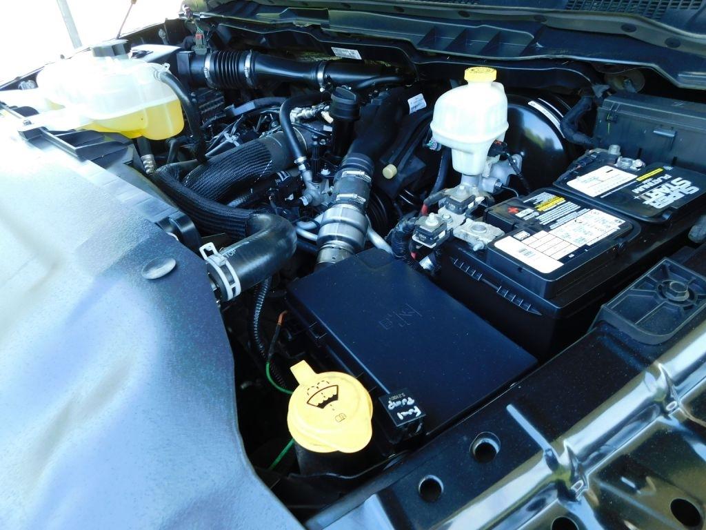 RAM 1500 Laramie Crew Cab SWB 4WD 2016