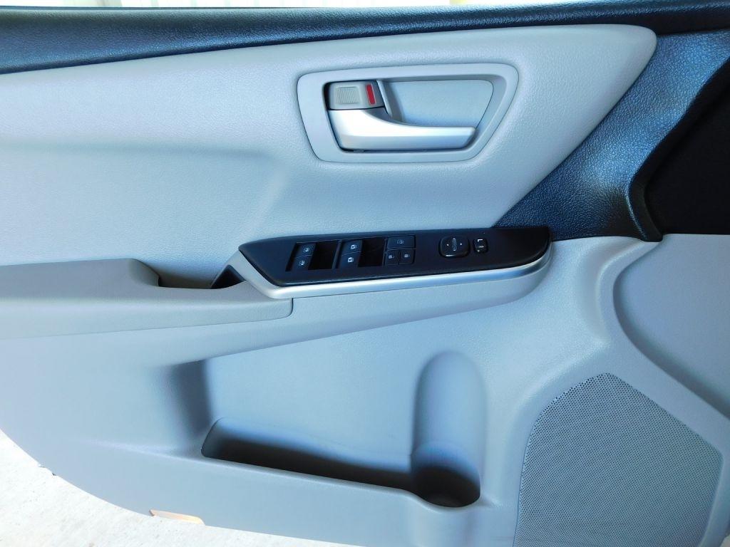 Toyota Camry LE 2016