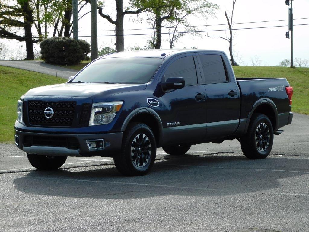 Nissan Titan PRO-4X Crew Cab 4WD 2017