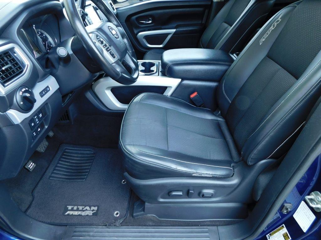 Nissan Titan PRO-4X Crew Cab 4WD 2017