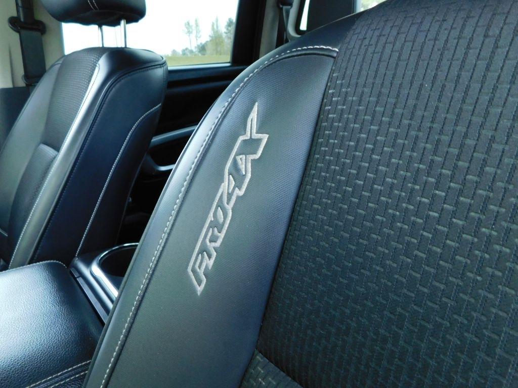 Nissan Titan PRO-4X Crew Cab 4WD 2017