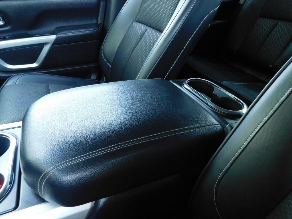 Nissan Titan PRO-4X Crew Cab 4WD 2017