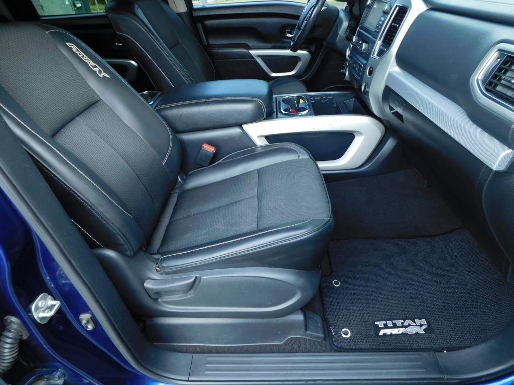 Nissan Titan PRO-4X Crew Cab 4WD 2017