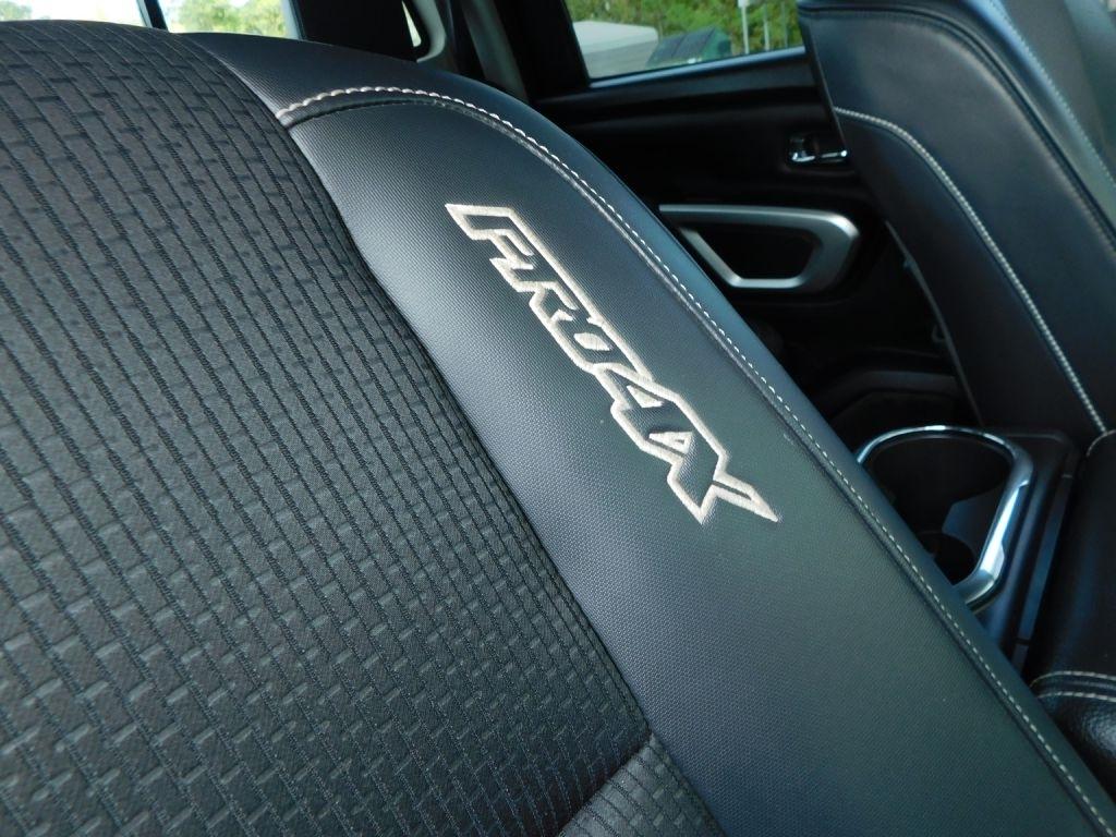 Nissan Titan PRO-4X Crew Cab 4WD 2017