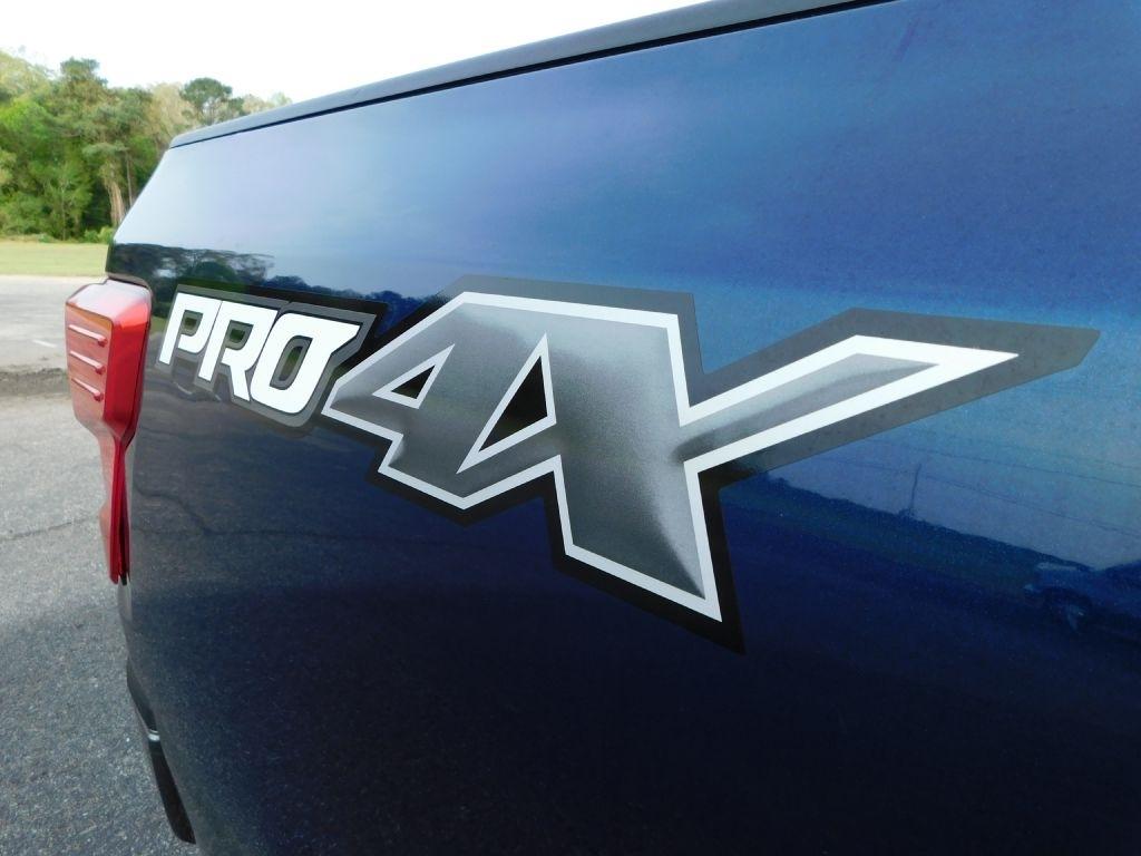 Nissan Titan PRO-4X Crew Cab 4WD 2017