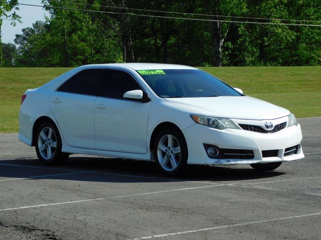 Toyota Camry SE 2012