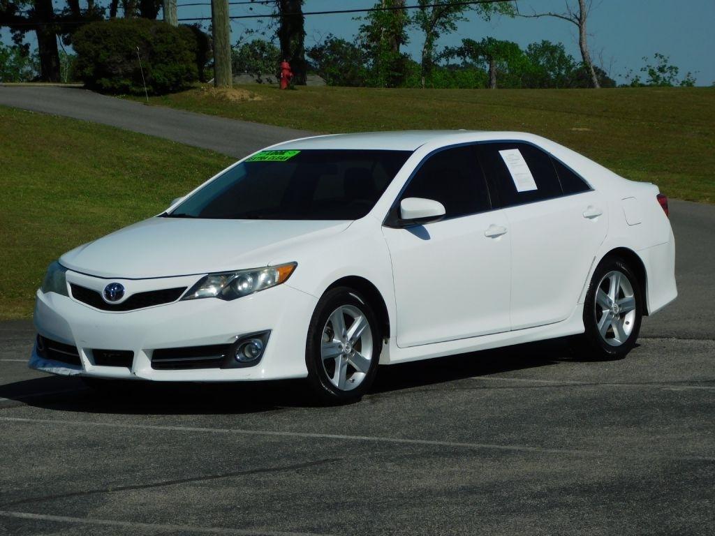 Toyota Camry SE 2012