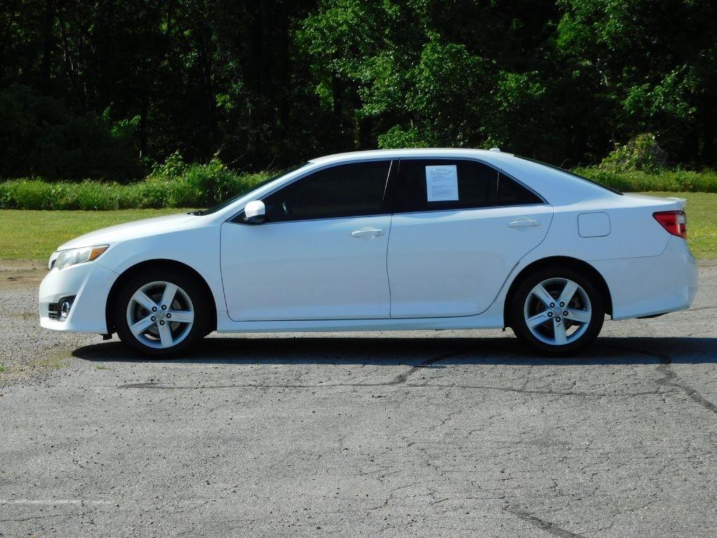 Toyota Camry SE 2012