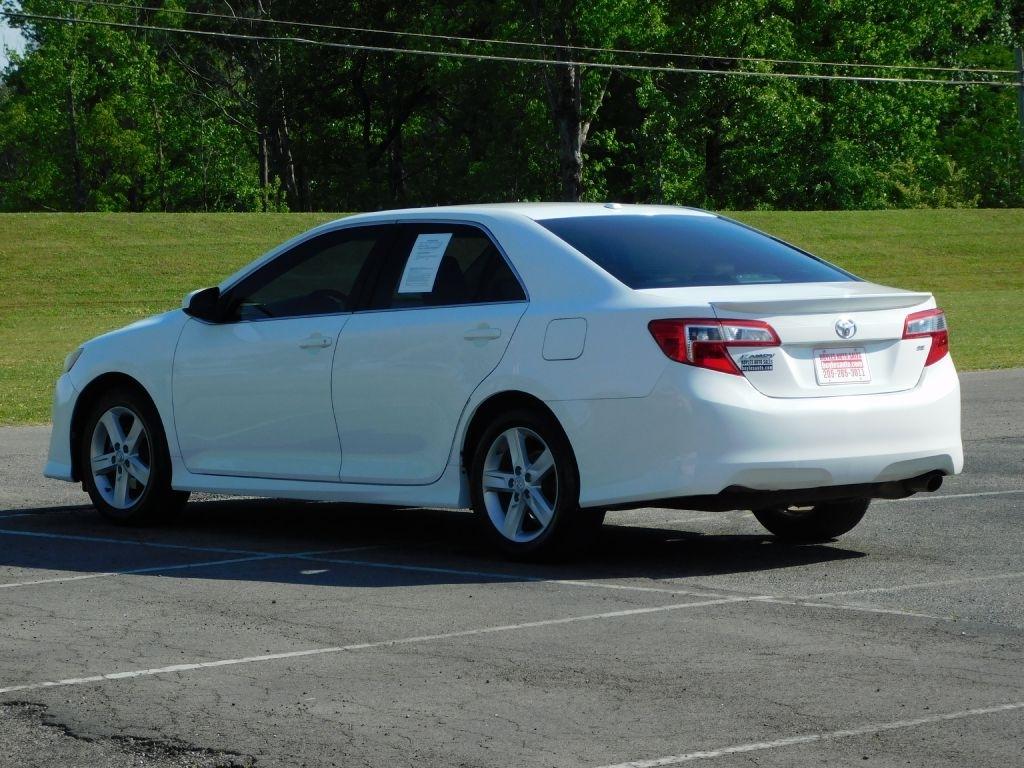 Toyota Camry SE 2012