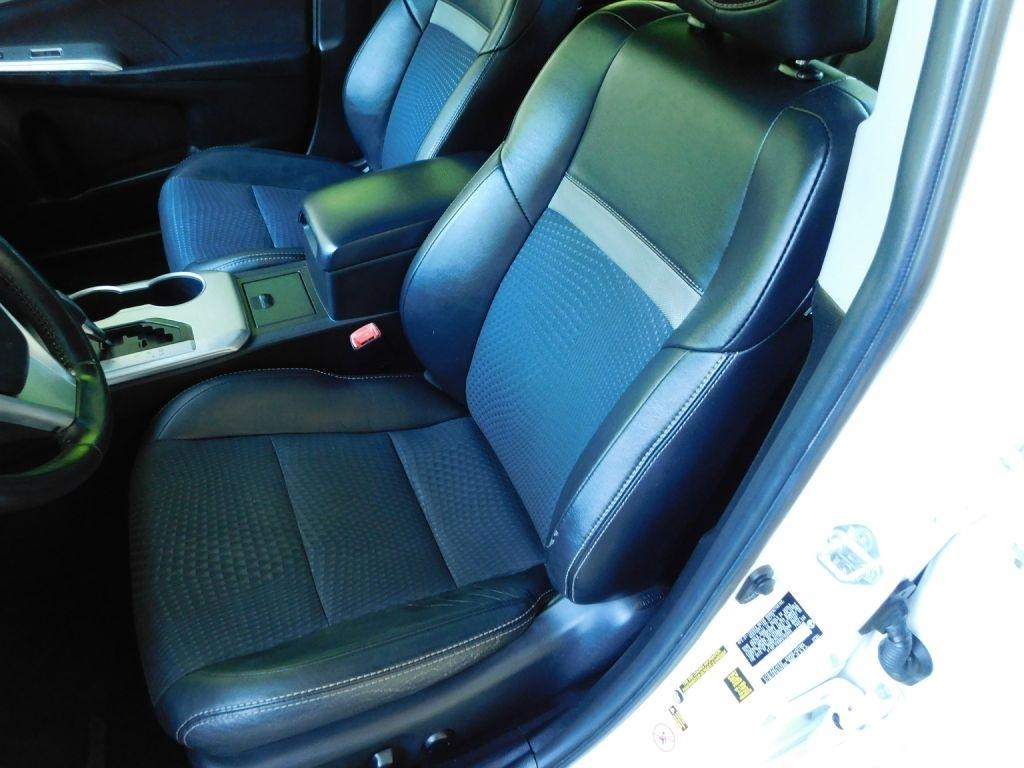 Toyota Camry SE 2012