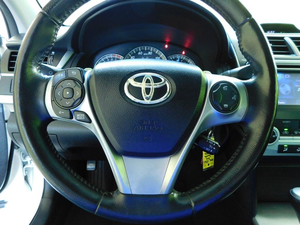 Toyota Camry SE 2012