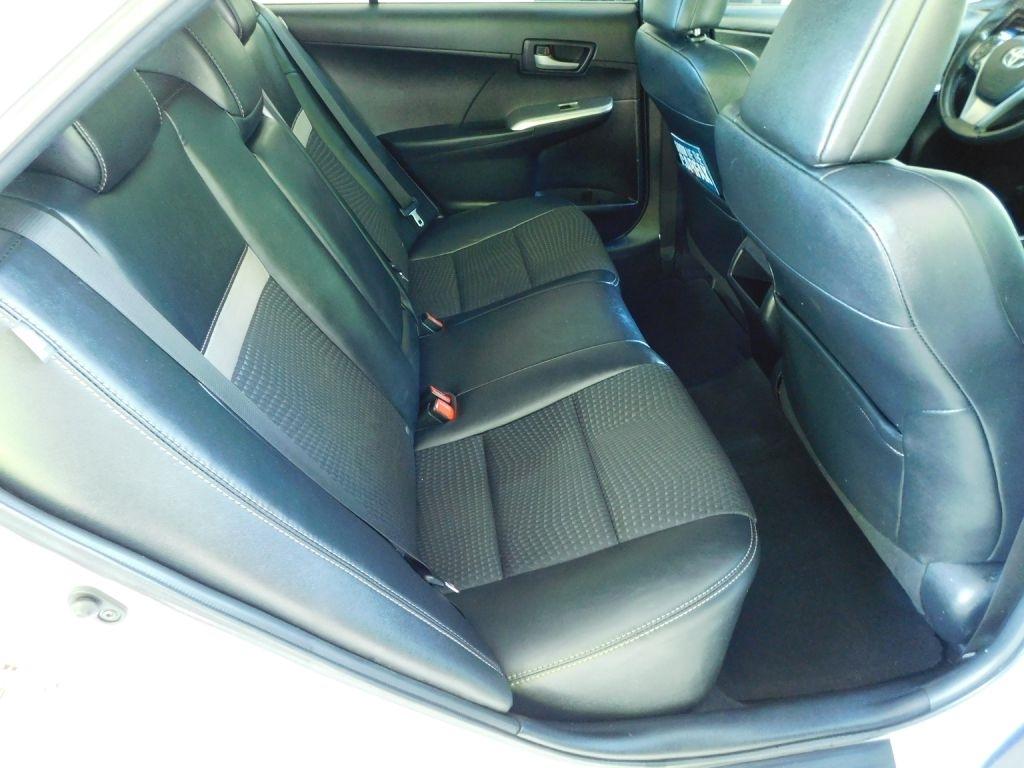 Toyota Camry SE 2012